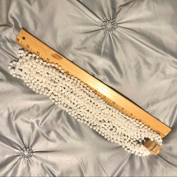 🛍 White Plastic Pearl Mardi Gras Necklaces - Picture 5 of 6